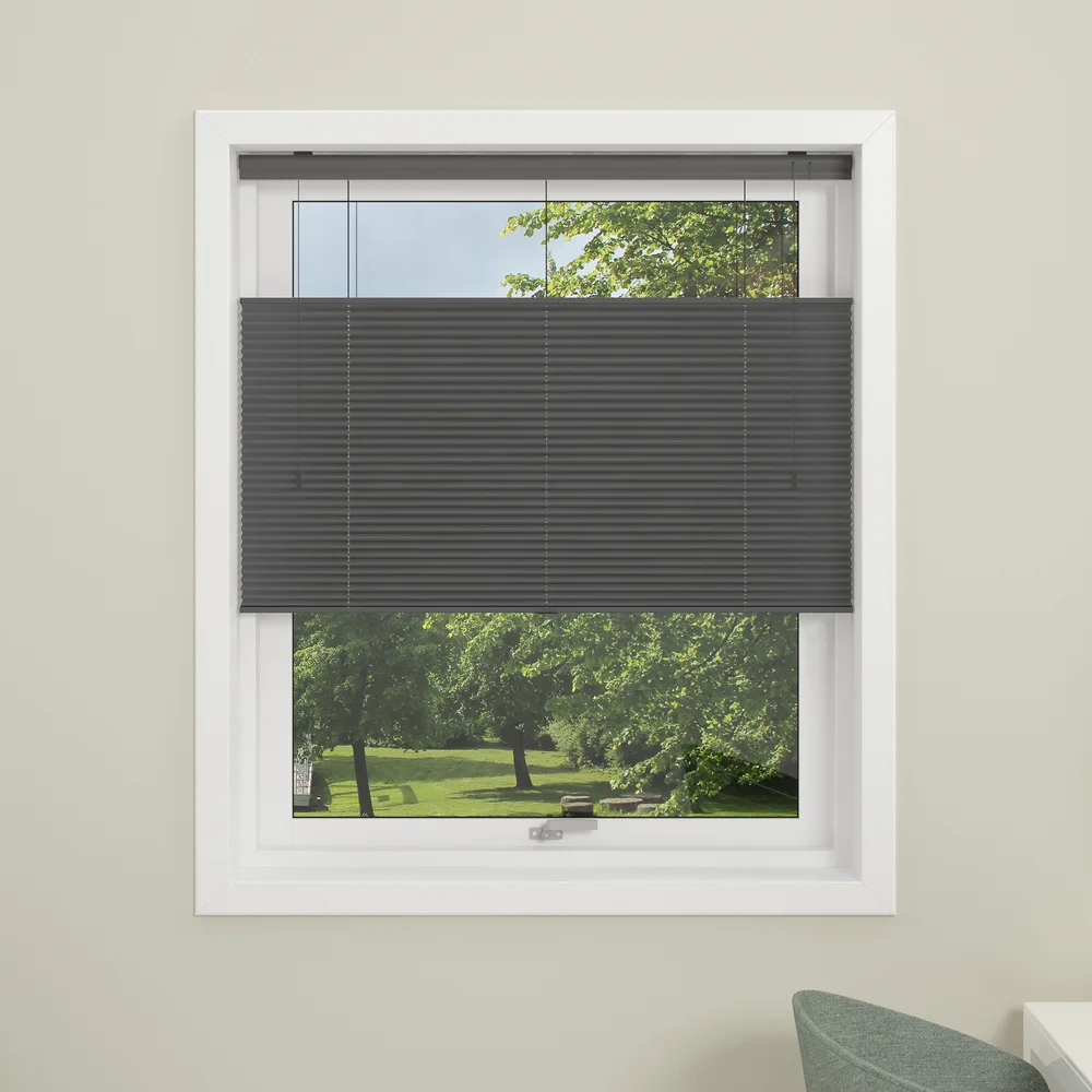 DEBEL PLISSÉGARDIN TOUCH SPLIT LYSDEMPENDE GRÅ 100X160 v:5453343 DEBEL PLISSÉGARDIN TOUCH SPLIT LYSDEMPENDE GRÅ 100X160 v:5453343