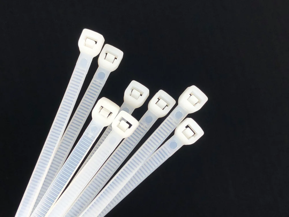 STRIPS HVIT 4,8X200 POSE A 100 STK v:5367536