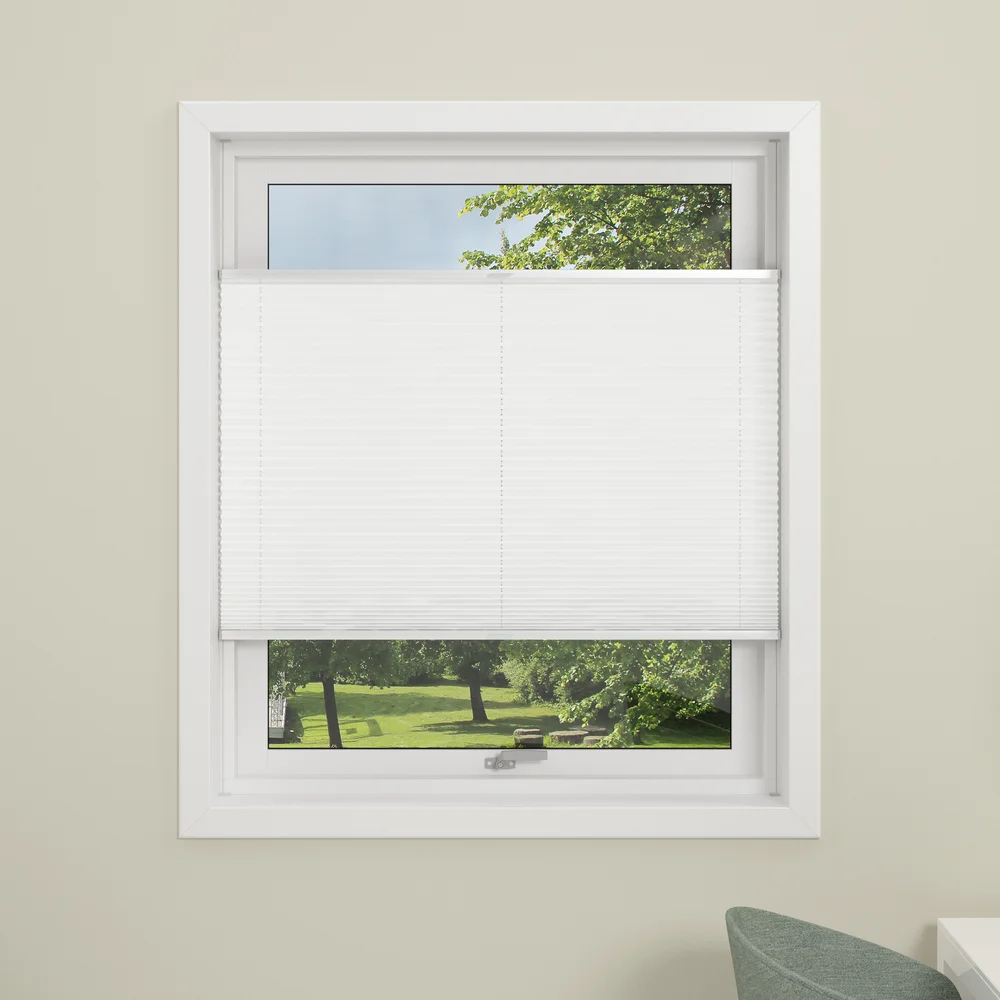 DEBEL PLISSÉGARDIN FLEX LYSDEMPENDE HVIT 100X130 v:1083181 DEBEL PLISSÉGARDIN FLEX LYSDEMPENDE HVIT 100X130 v:1083181